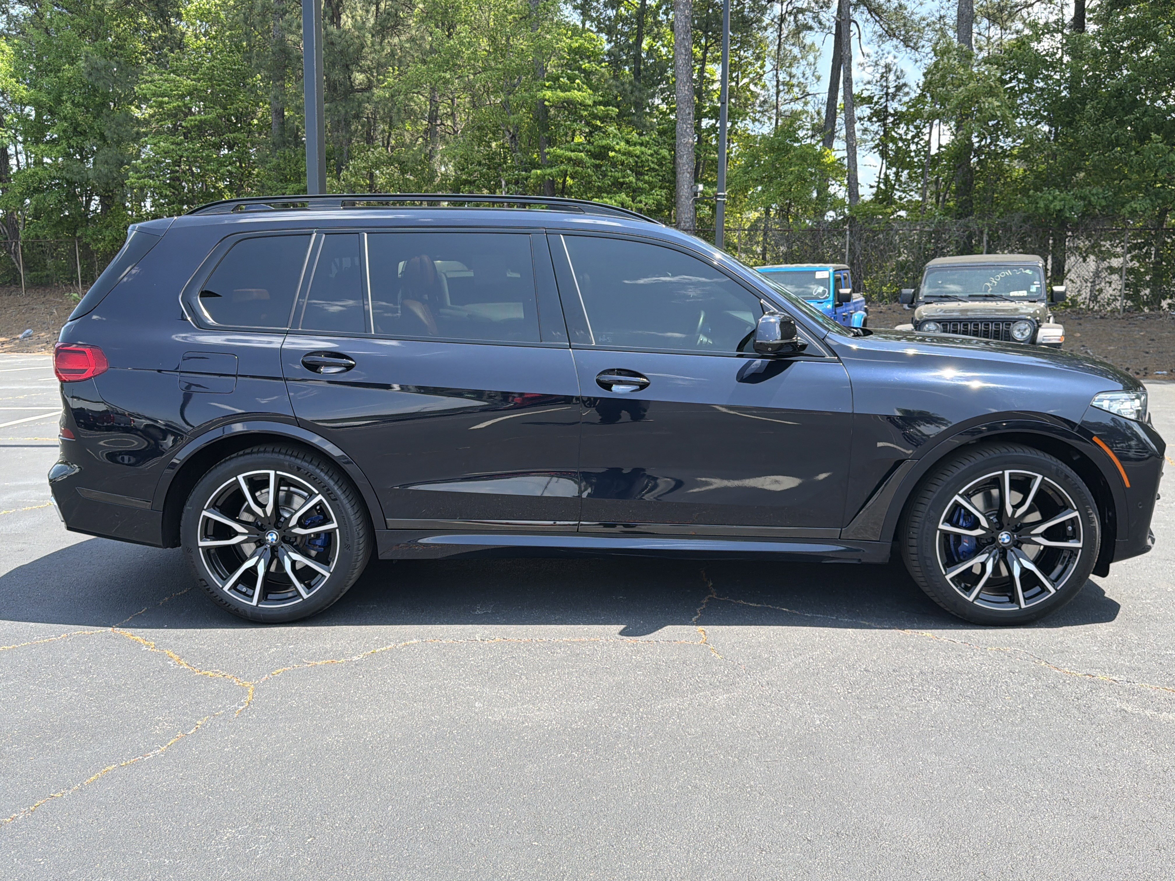 Used 2019 BMW X7 xDrive50i w/ M Sport Package AWD/4WD image 9