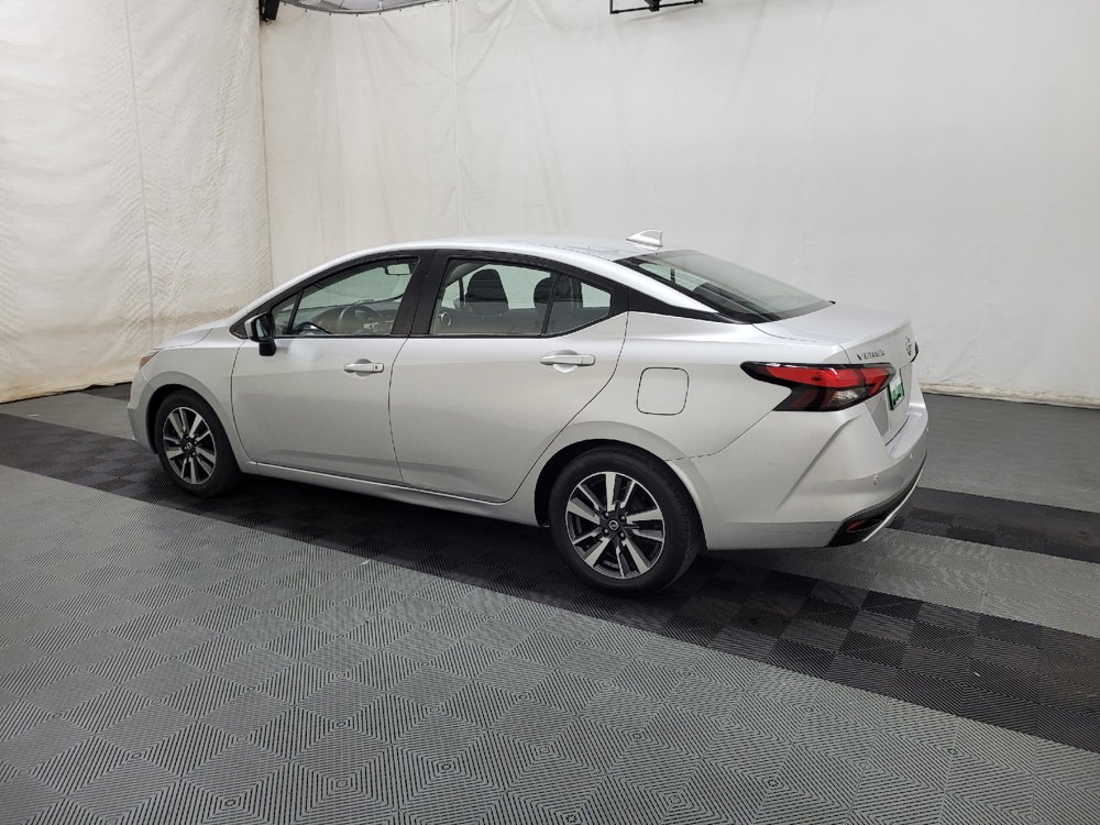 Used 2022 Nissan Versa SV FWD image 3