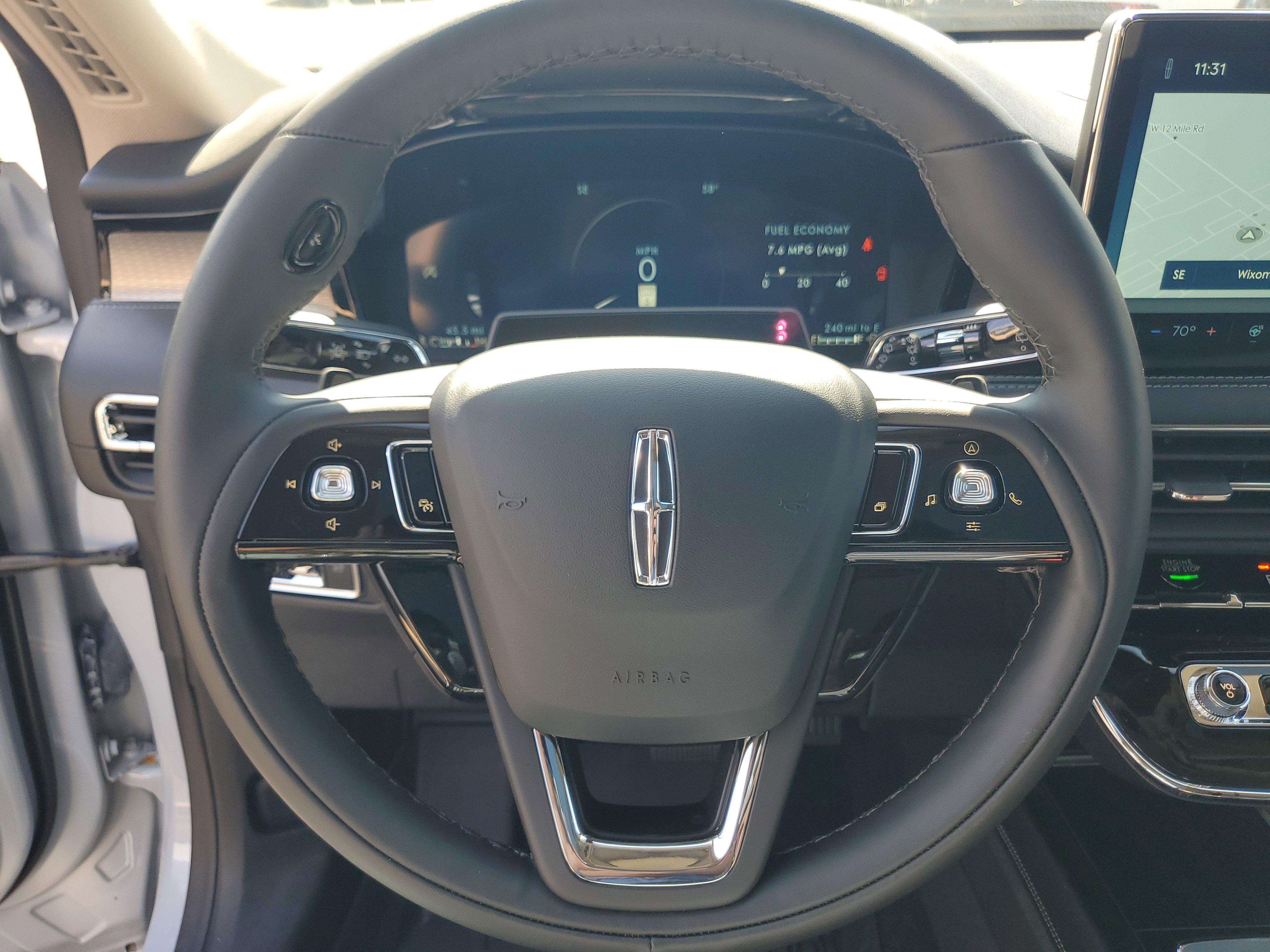 New 2025 Lincoln Corsair Reserve w/ Equipment Group 202A image 17