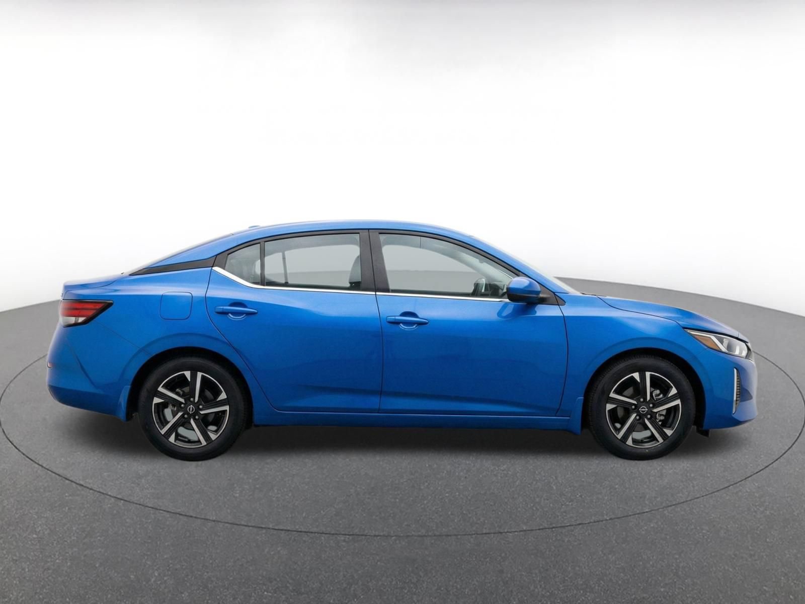 Used 2025 Nissan Sentra SV FWD image 14