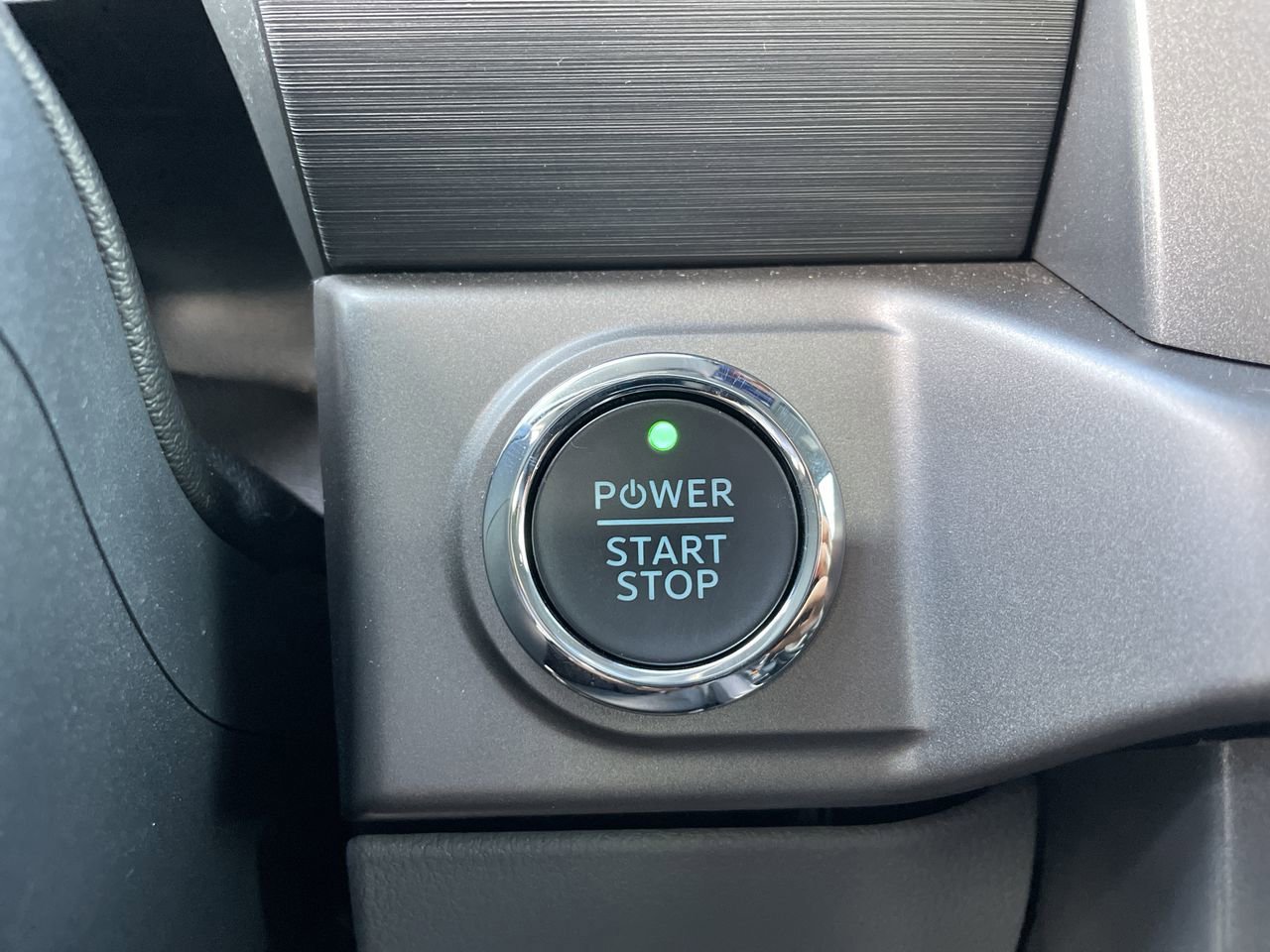 Used 2025 Ford F150 Lightning XLT image 31