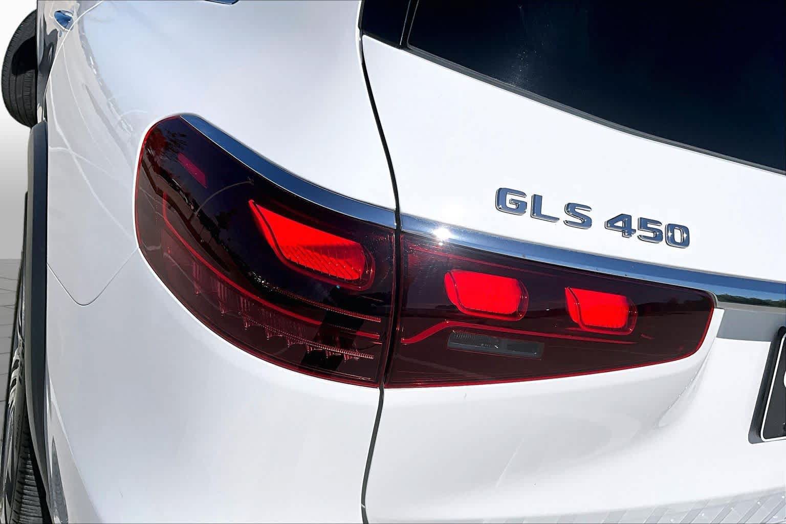 Used 2024 Mercedes-Benz GLS 450 4MATIC image 27