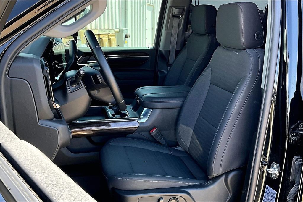 Used 2024 Chevrolet Silverado 2500 LT w/ Midnight Edition image 32