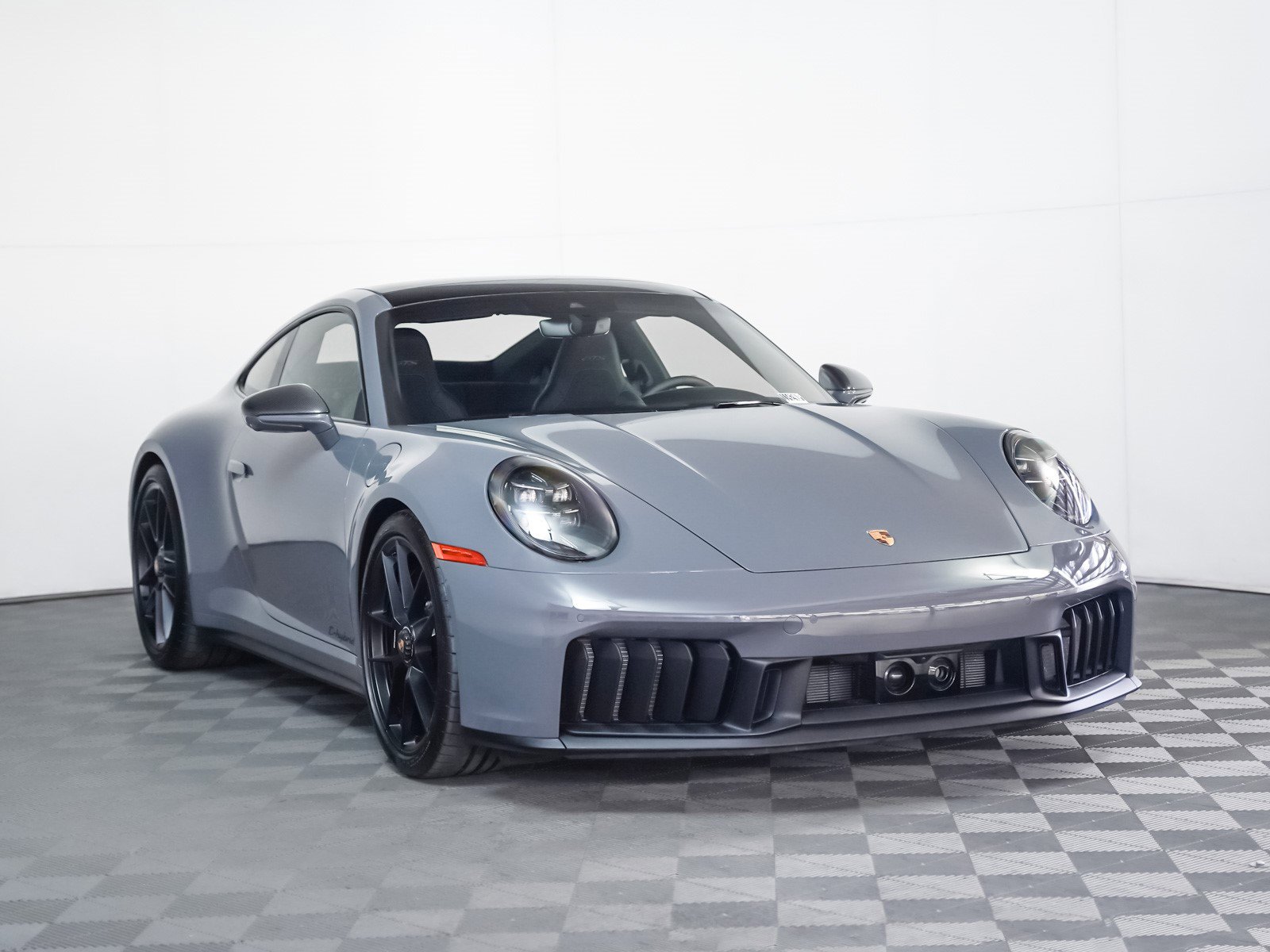 Used 2025 Porsche 911 Carrera 4 GTS image 8
