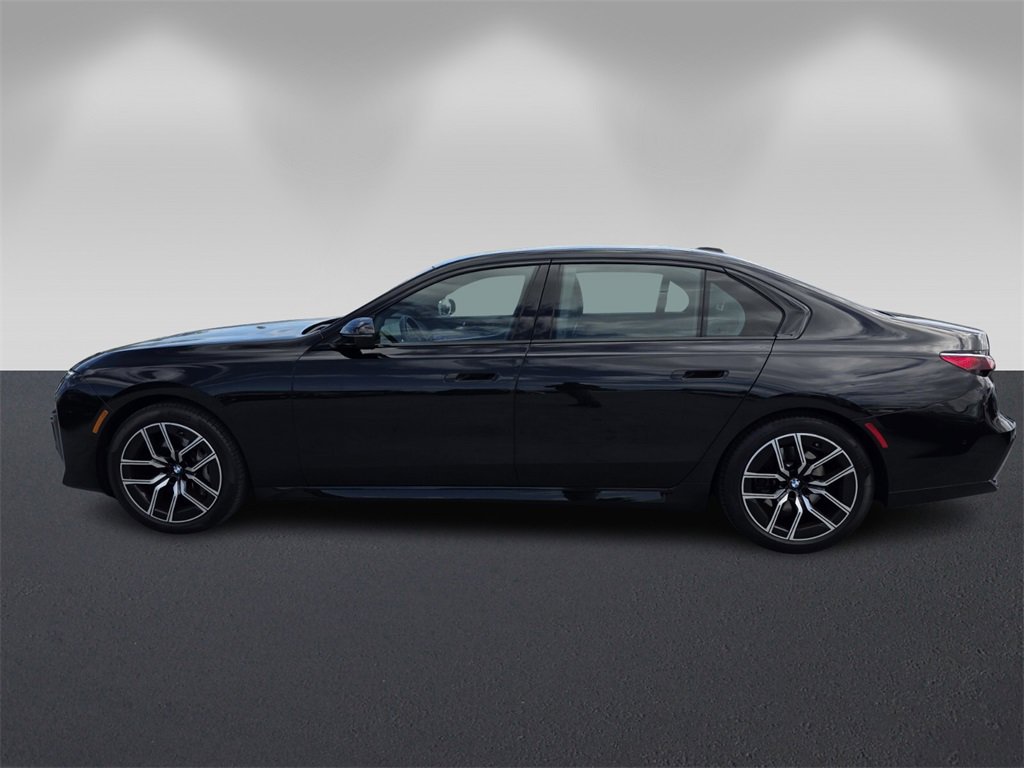 Certified 2023 BMW 740i image 7