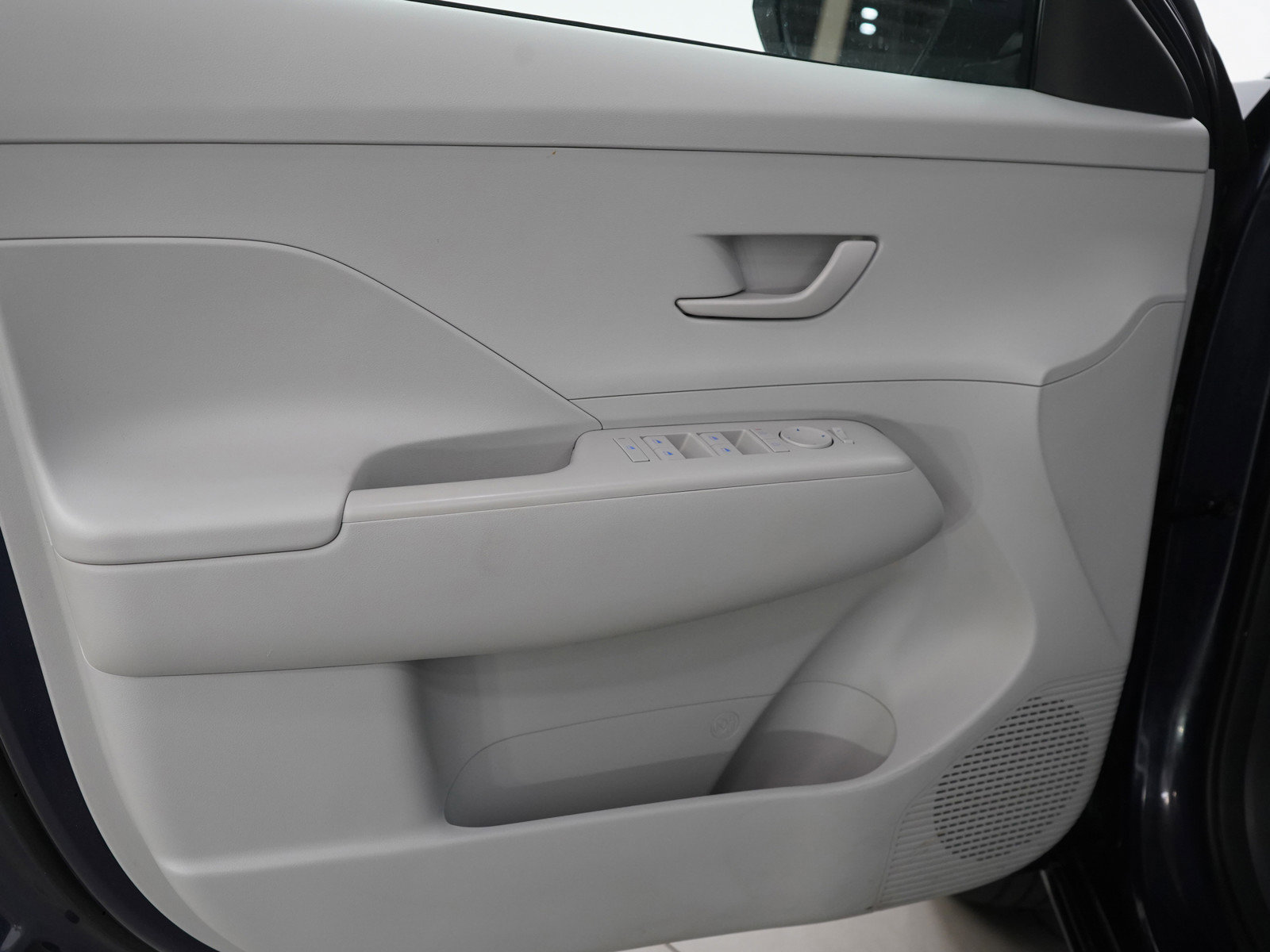 Used 2024 Hyundai Kona SEL image 17