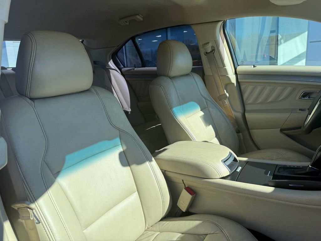 Used 2016 Ford Taurus SEL w/ Equipment Group 201A image 28