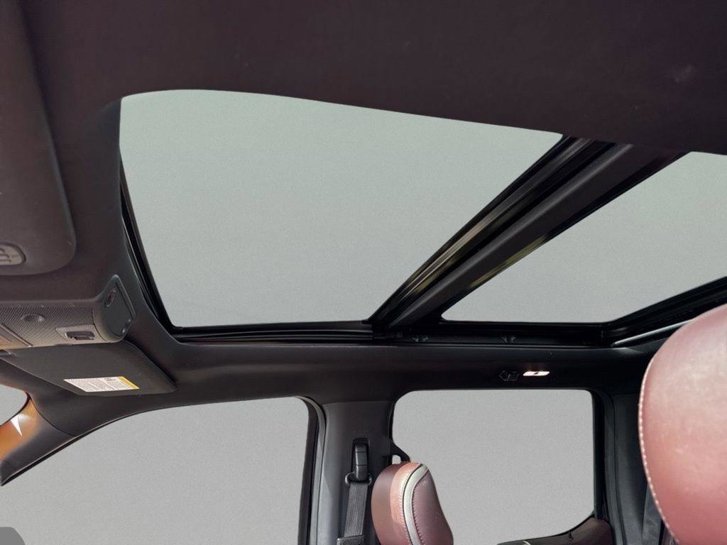 Used 2017 Ford F150 Platinum w/ Equipment Group 701A Luxury image 40