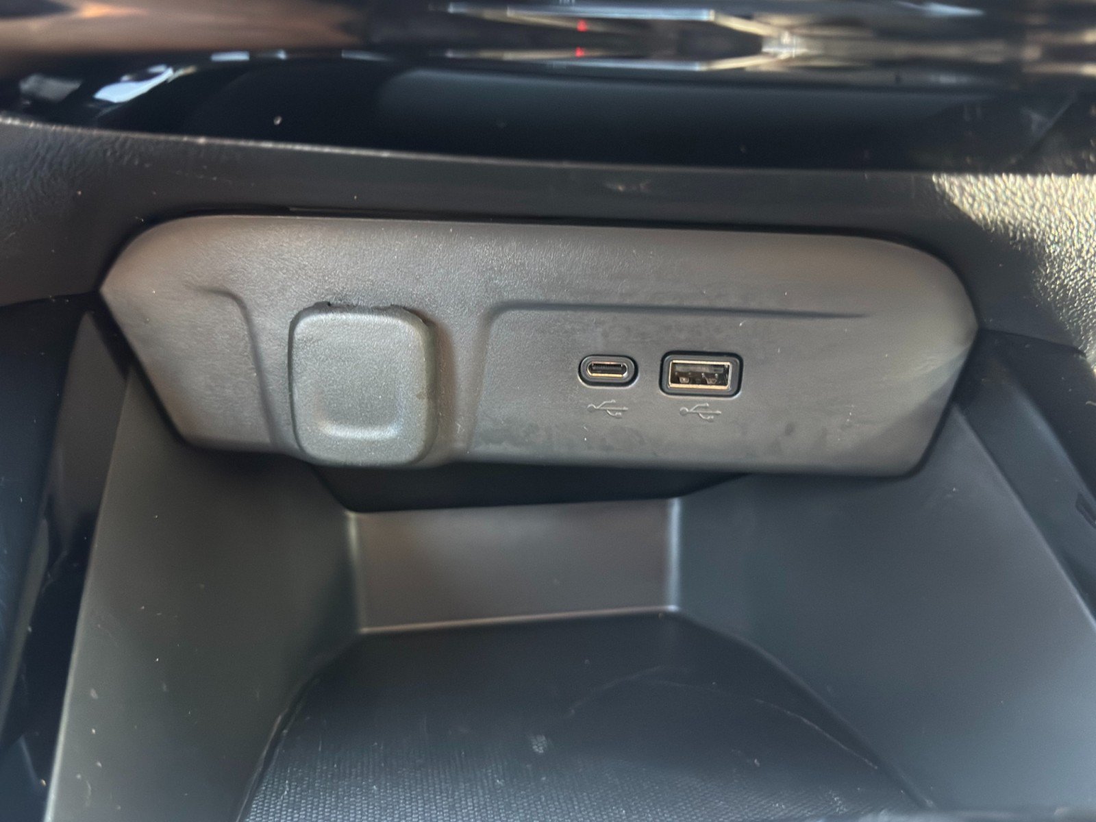 Used 2025 Chevrolet Trax RS FWD image 27