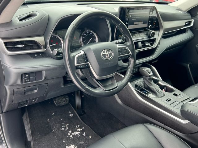 Used 2022 Toyota Highlander XLE image 20