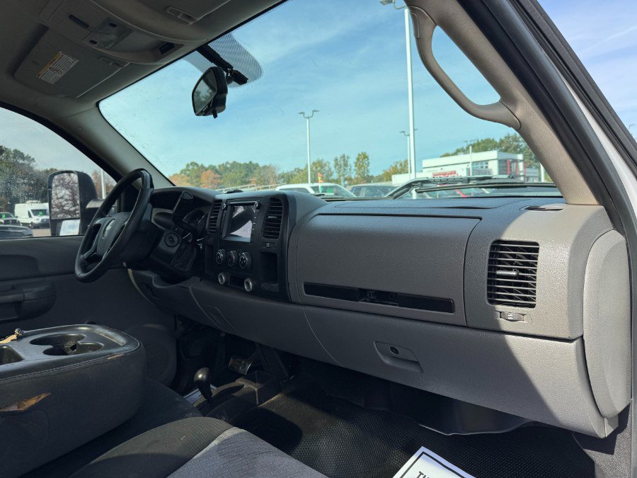 Used 2008 Chevrolet Silverado 2500 W/T w/ Snow Plow Prep Package AWD/4WD image 17