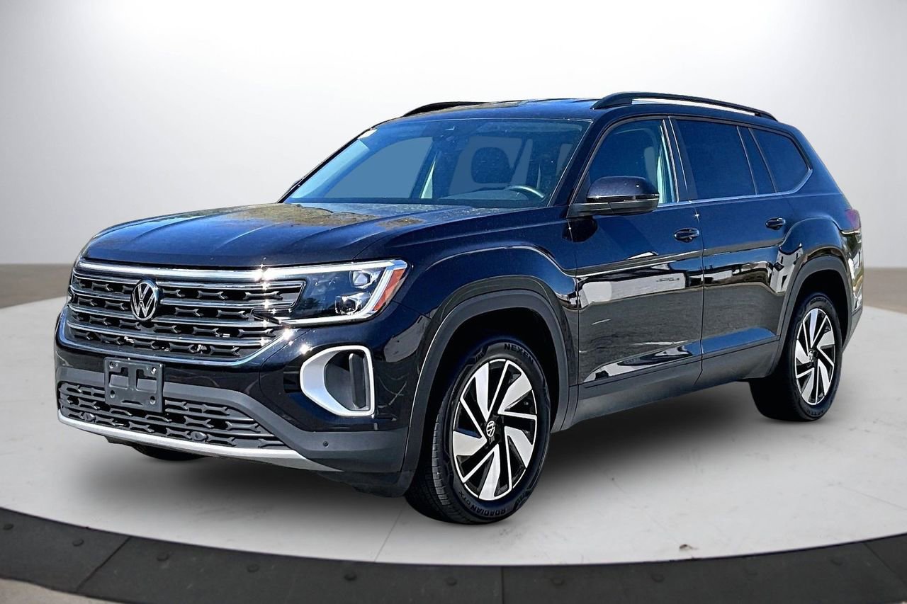 Used 2025 Volkswagen Atlas SE image 4