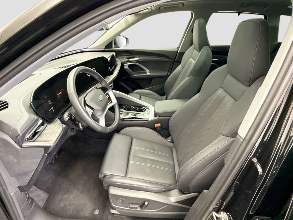 Used 2025 Audi Q5 Premium Plus w/ Premium Plus image 18