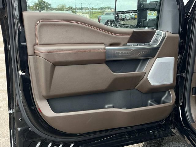 Used 2025 Ford F450 King Ranch w/ Chrome Package image 31
