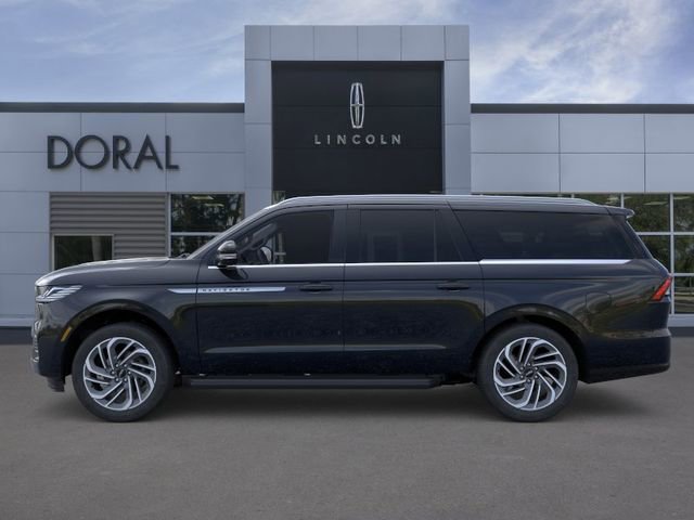New 2026 Lincoln Navigator L Premier AWD/4WD image 3