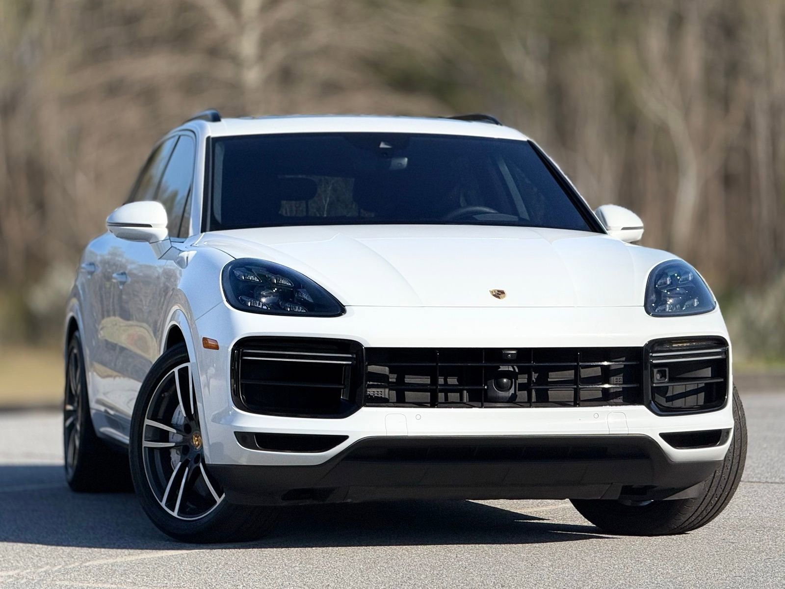 Used 2019 Porsche Cayenne Turbo image 3
