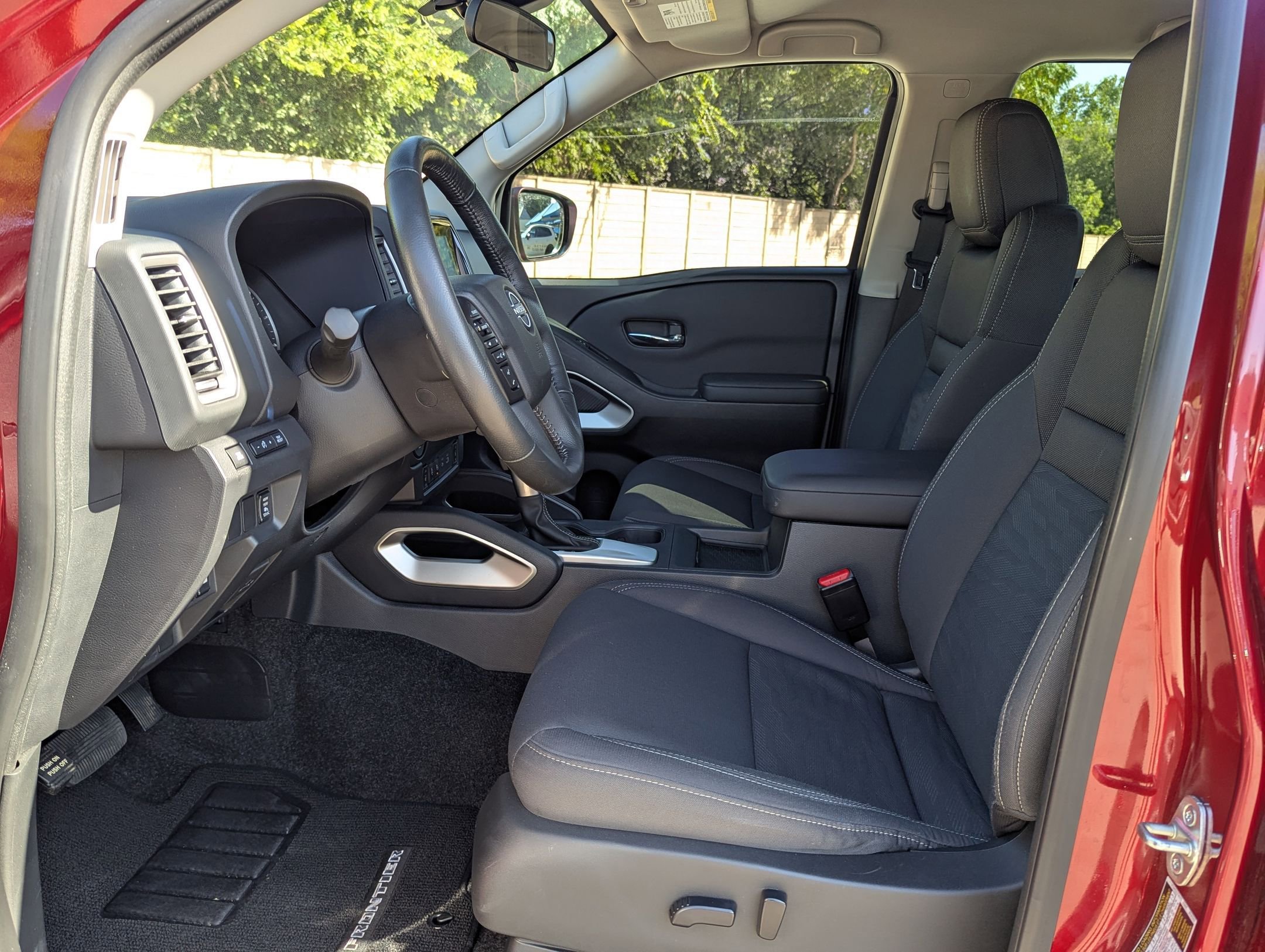 Used 2022 Nissan Frontier SV image 10