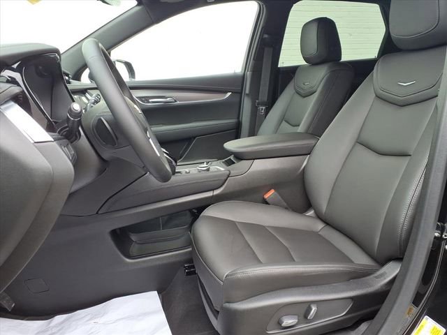 New 2026 Cadillac XT5 Luxury image 7
