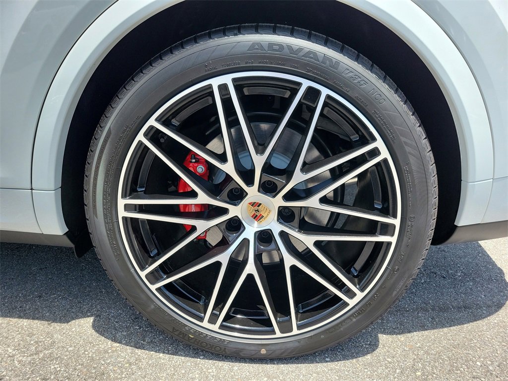 New 2025 Porsche Cayenne S image 14