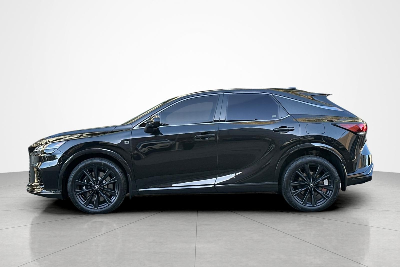 Used 2025 Lexus RX 500h F Sport w/ Convenience Package AWD/4WD image 2