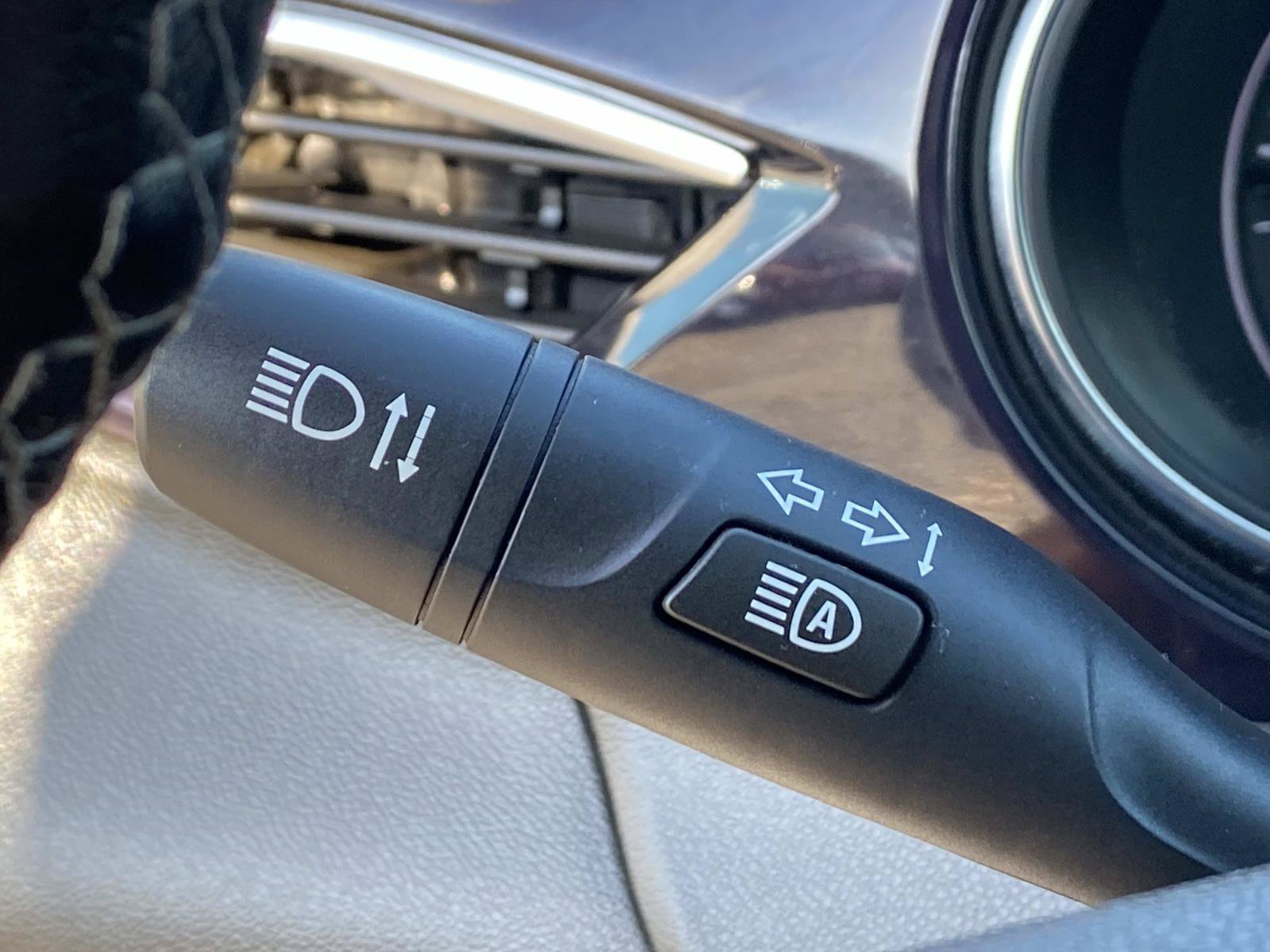 Used 2020 Buick Encore GX Preferred w/ Cold Weather Comfort Package FWD image 18