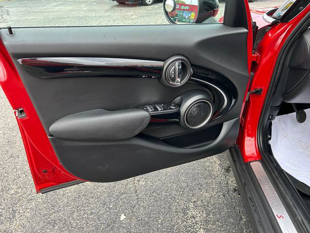 Used 2015 MINI Cooper S image 9