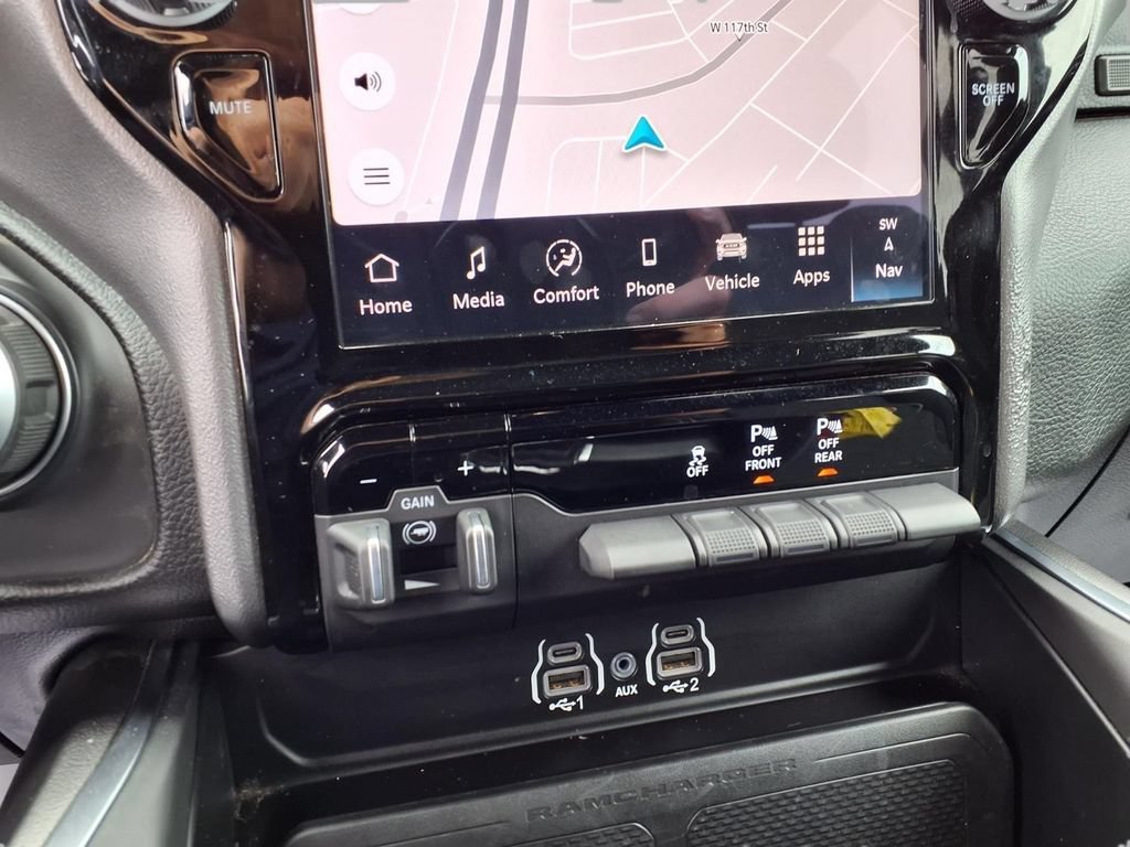 Certified 2025 RAM 1500 Big Horn AWD/4WD image 9