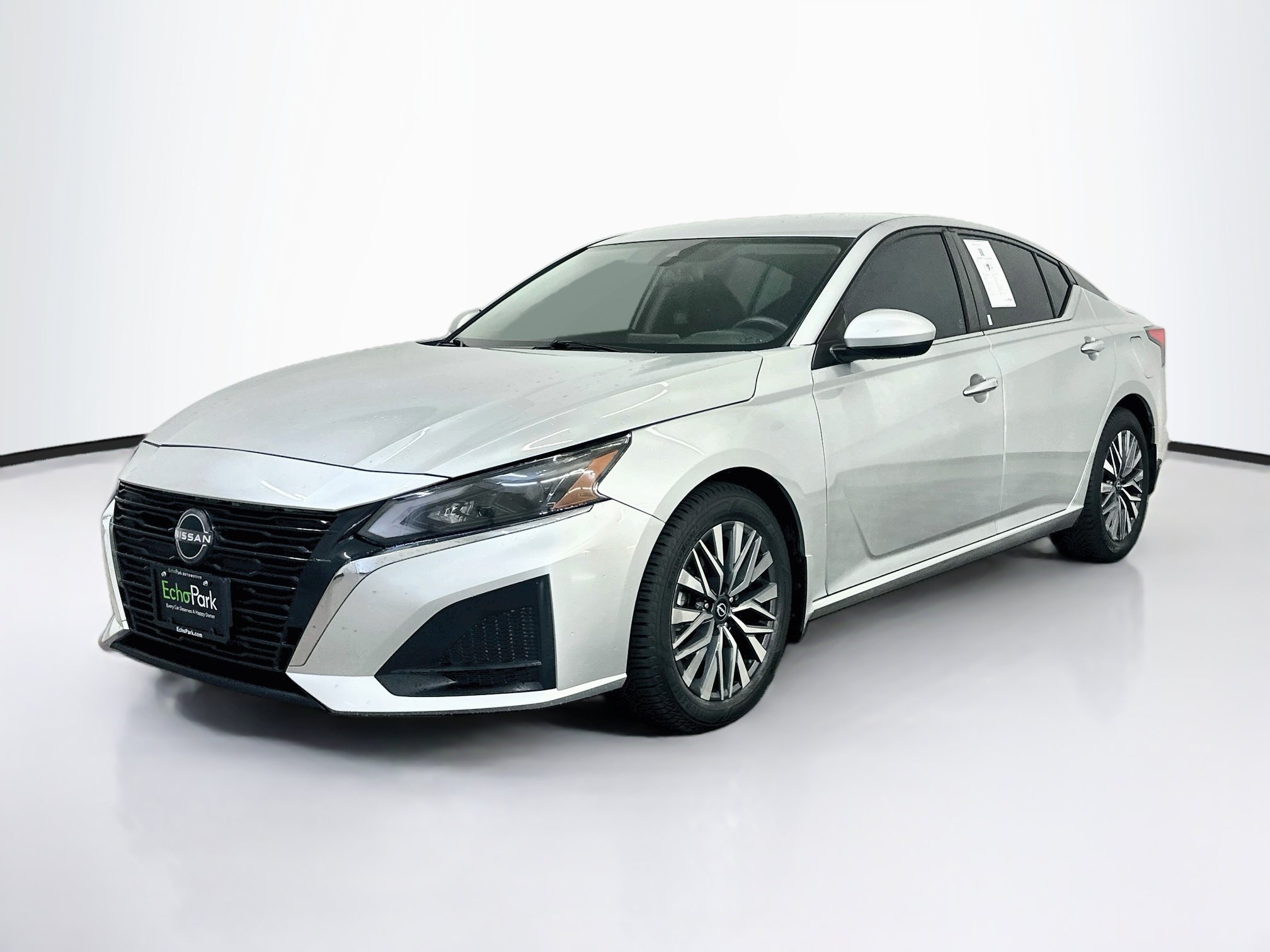Used 2023 Nissan Altima 2.5 SV FWD image 3