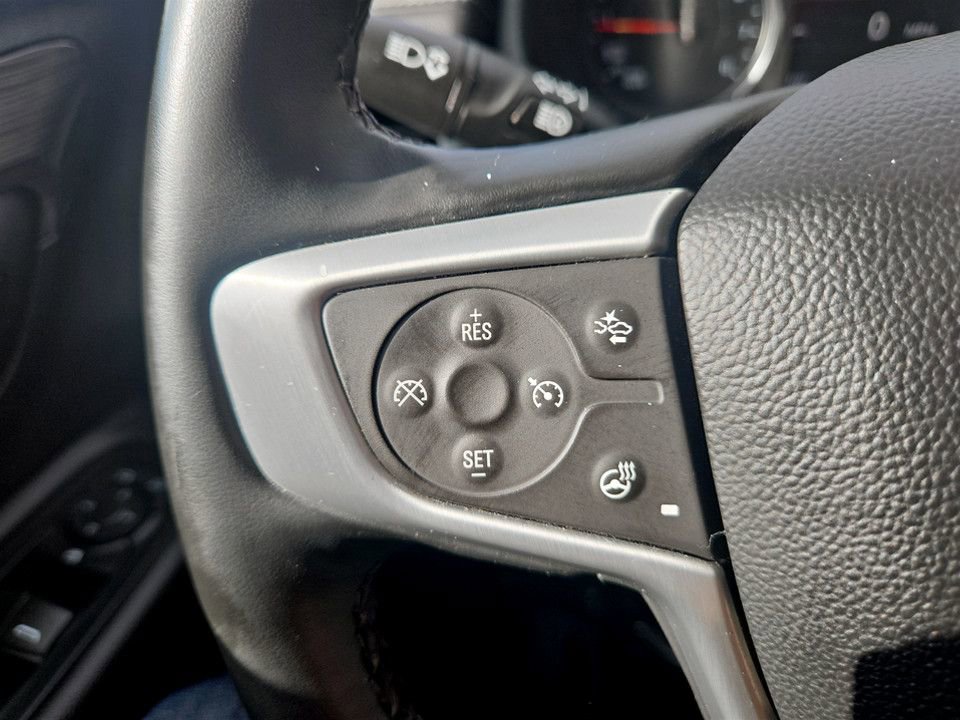 Used 2024 GMC Terrain SLT image 18