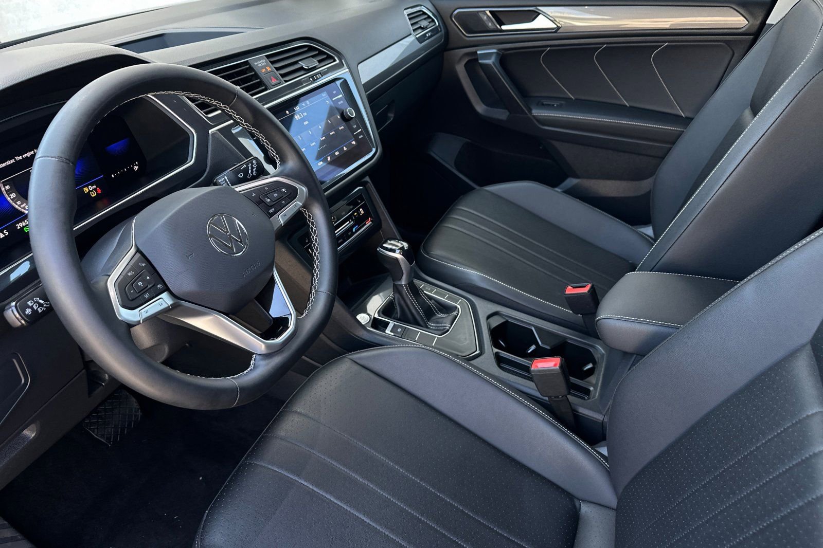 Used 2023 Volkswagen Tiguan SE FWD image 10