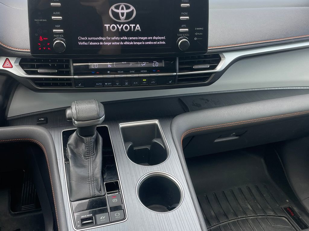 Used 2022 Toyota Sienna XSE image 13