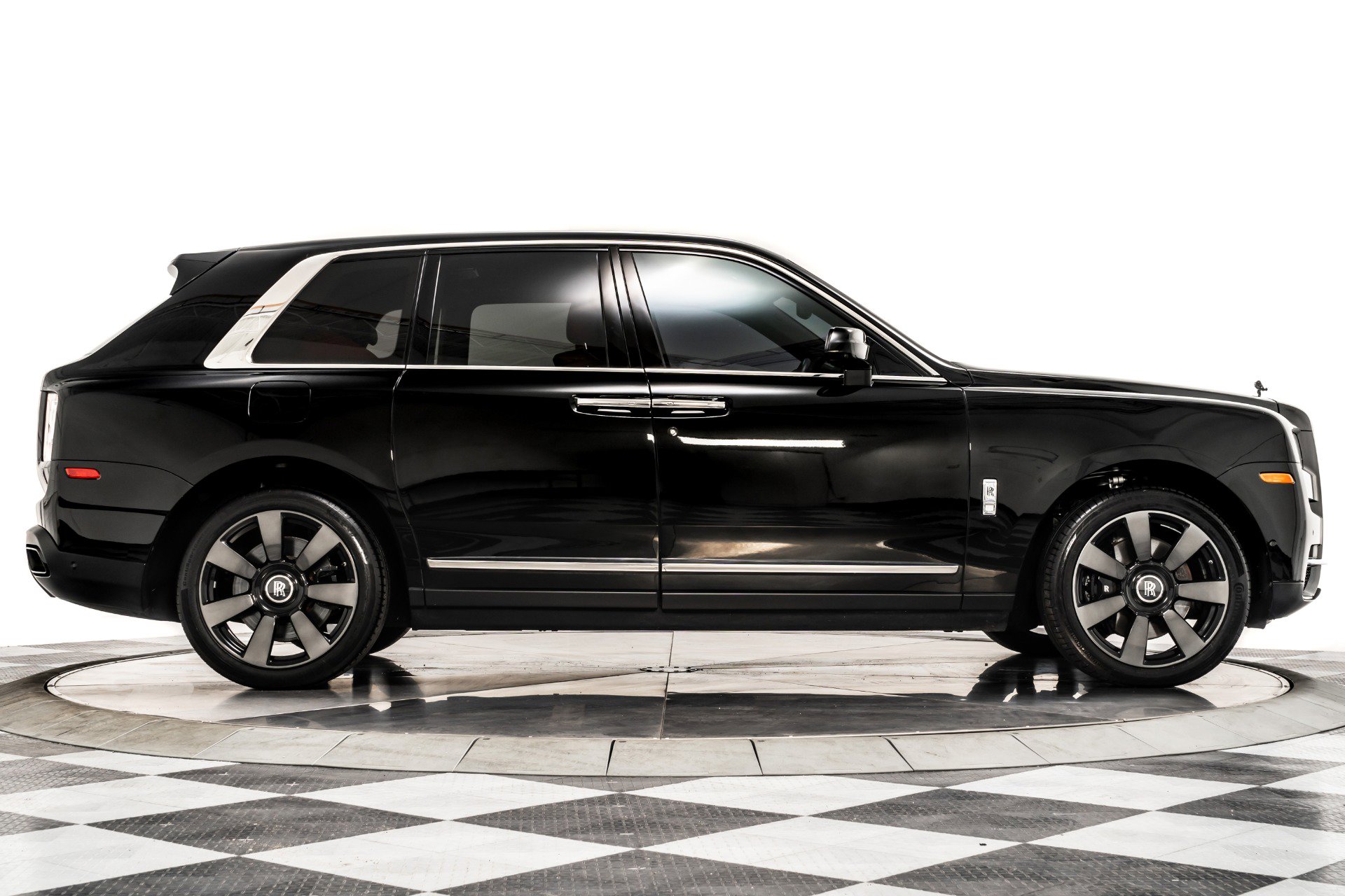 Used 2020 Rolls-Royce Cullinan AWD/4WD image 39