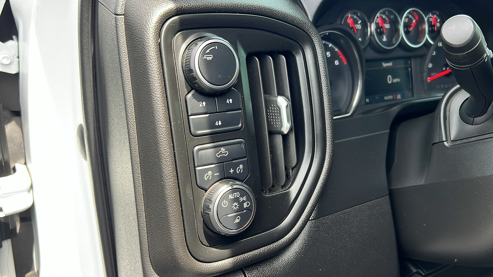 Used 2021 Chevrolet Silverado 2500 Custom w/ Custom Convenience Package AWD/4WD image 27