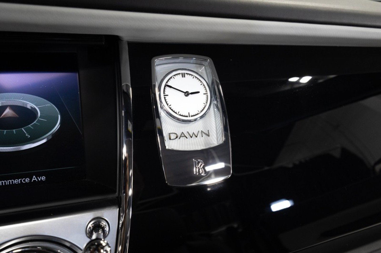 Used 2019 Rolls-Royce Dawn RWD image 34
