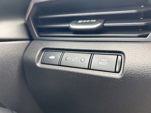 Used 2025 Nissan Altima 2.5 SV FWD image 16