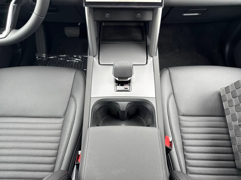 New 2025 Land Rover Discovery Sport S image 24