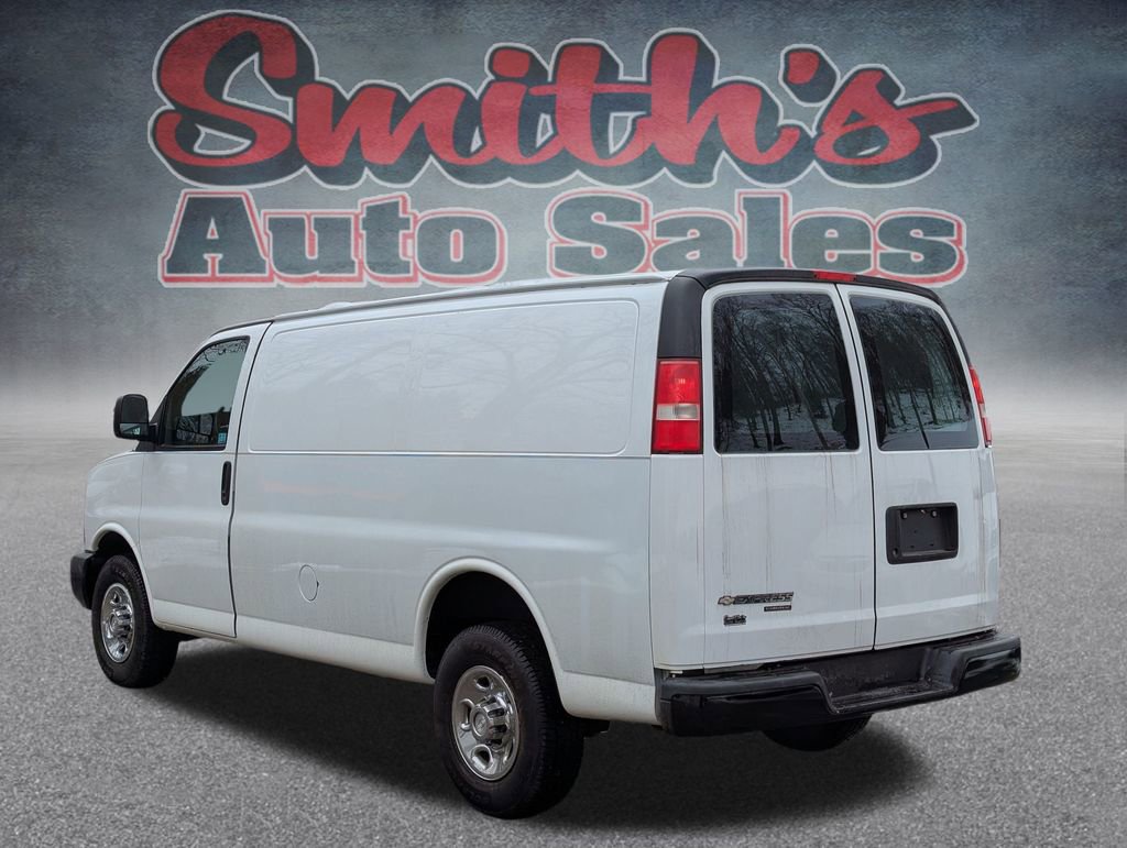 Used 2015 Chevrolet Express 2500 image 4