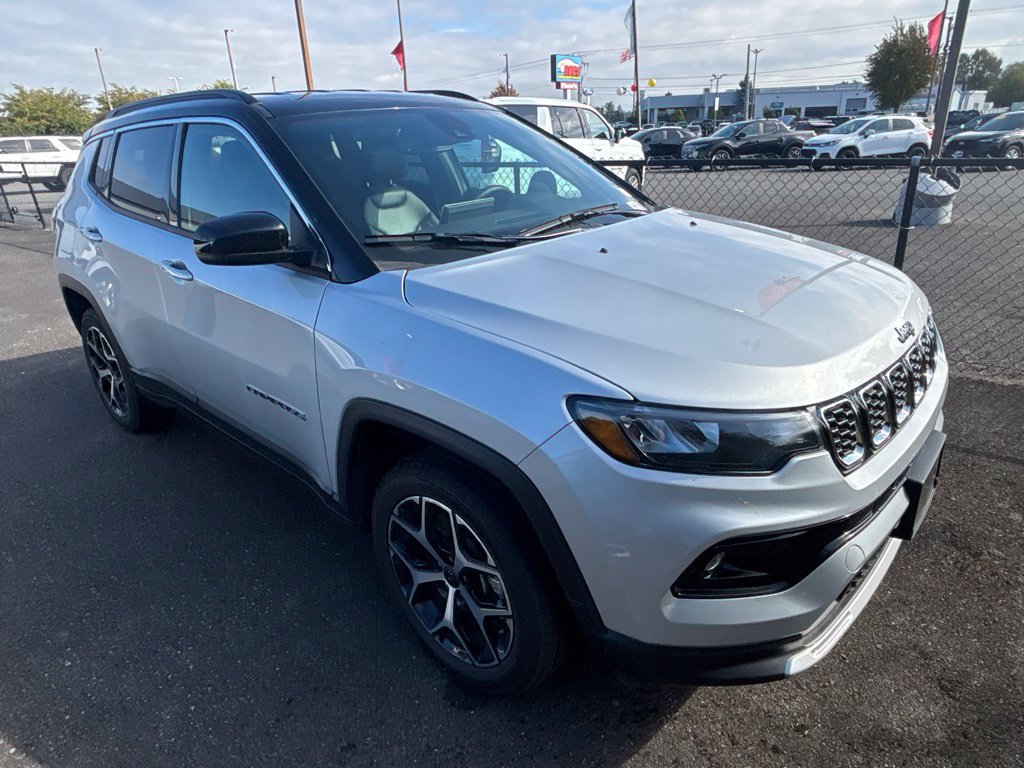 Used 2025 Jeep Compass Limited AWD/4WD image 4