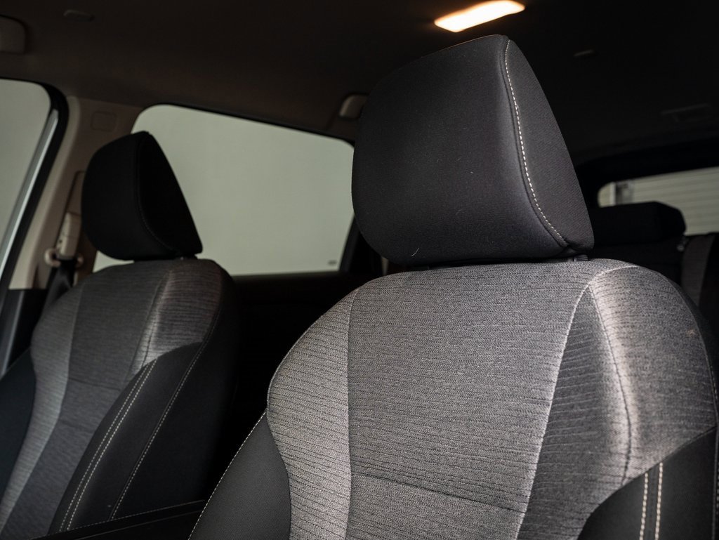 Used 2023 Nissan Rogue SV image 18