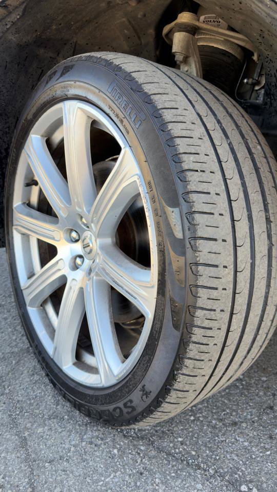 Used 2018 Volvo XC90 T8 Inscription w/ Luxury Package image 4