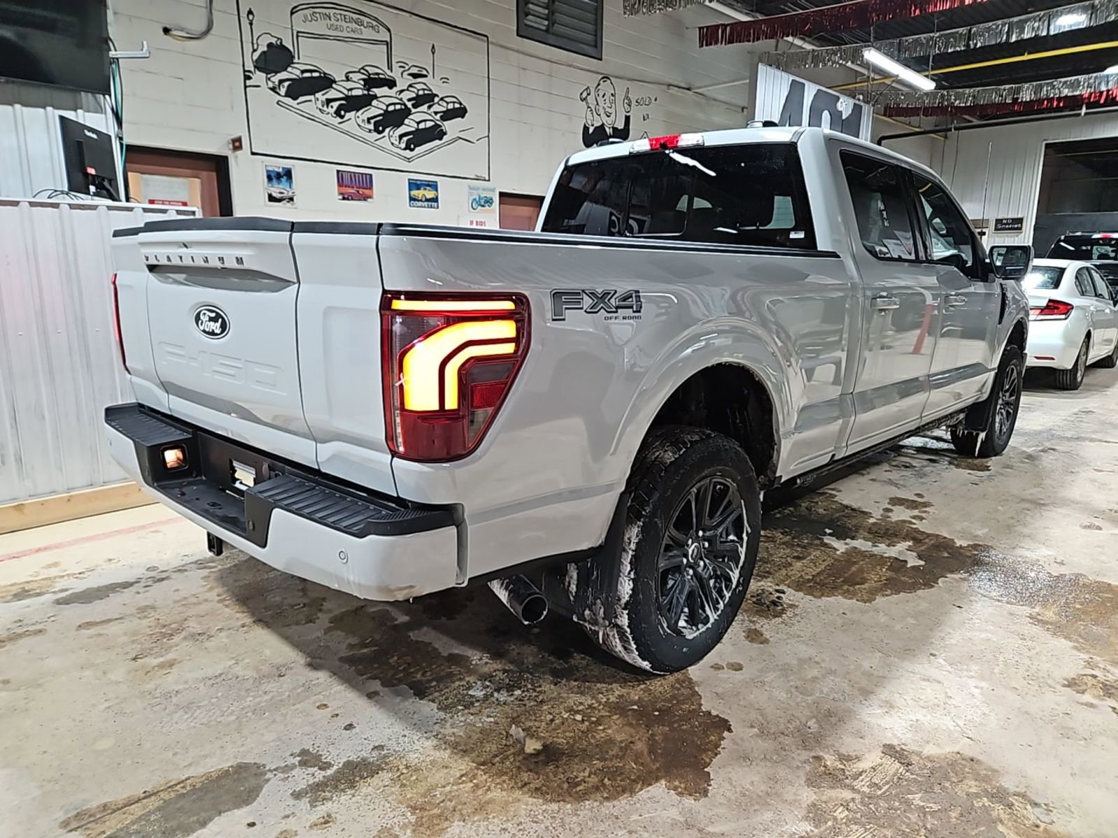 Used 2024 Ford F150 Platinum w/ Equipment Group 703A Plus image 3