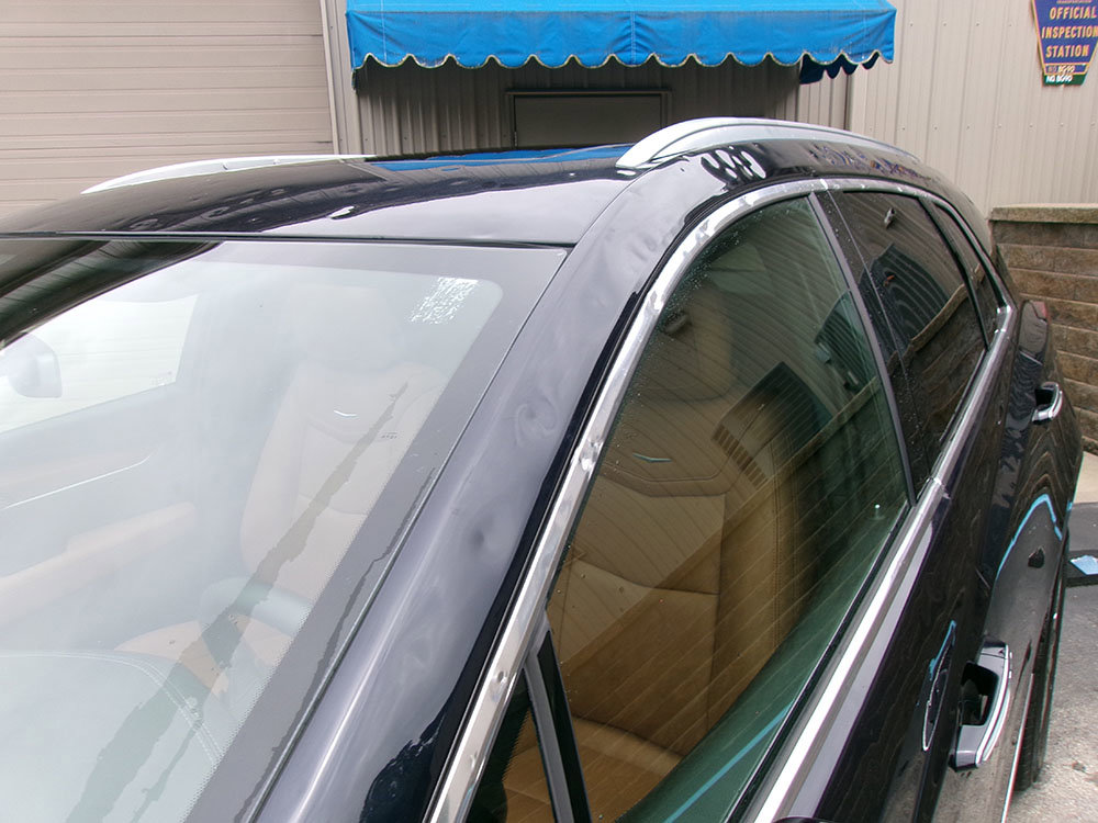 Used 2021 Cadillac XT5 Premium Luxury w/ LPO, Floor Liner Package image 3