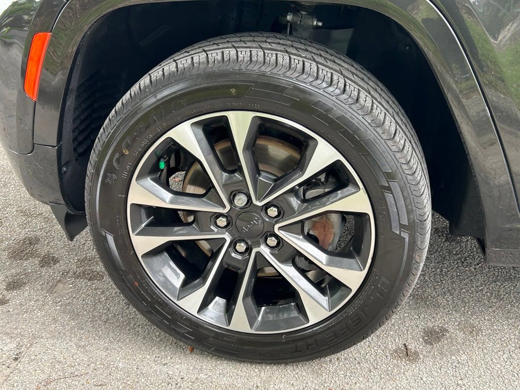 Used 2023 Jeep Grand Cherokee L Overland RWD image 36