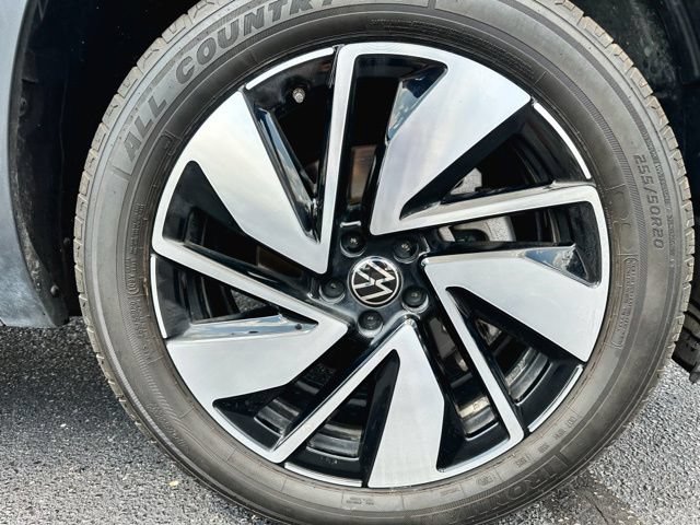 Used 2025 Volkswagen Atlas SE FWD image 11