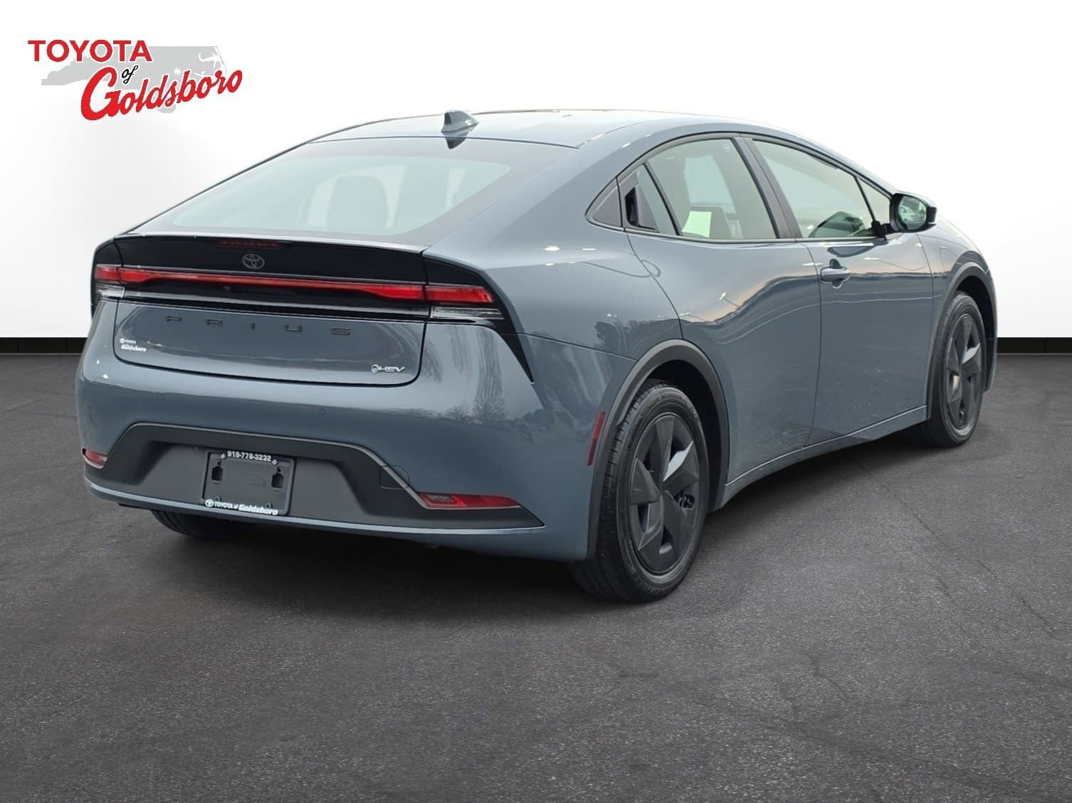 Used 2025 Toyota Prius LE image 5