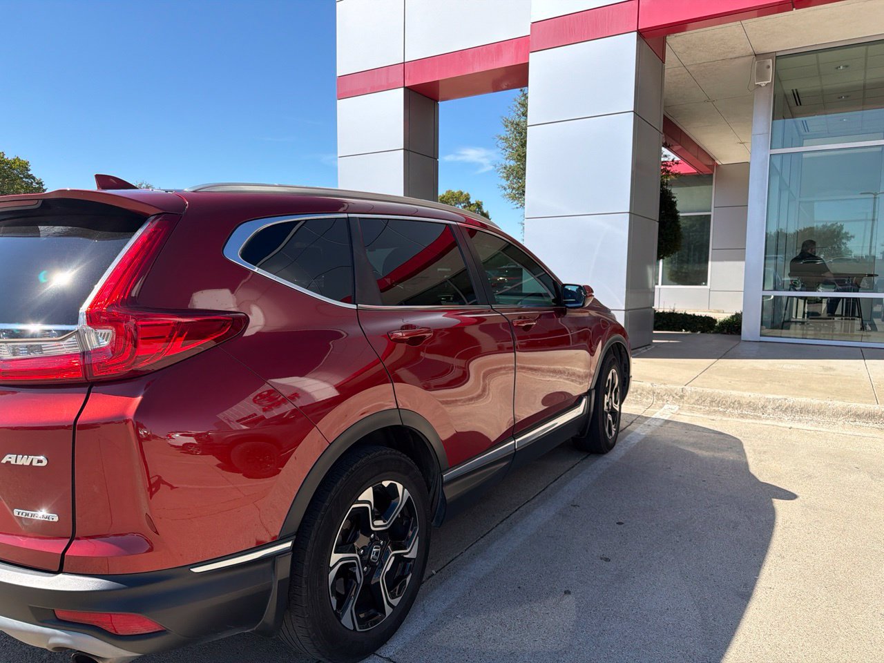 Used 2018 Honda CR-V Touring image 3