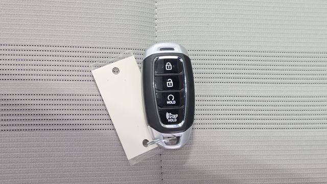 Certified 2025 Hyundai Venue SEL FWD image 31