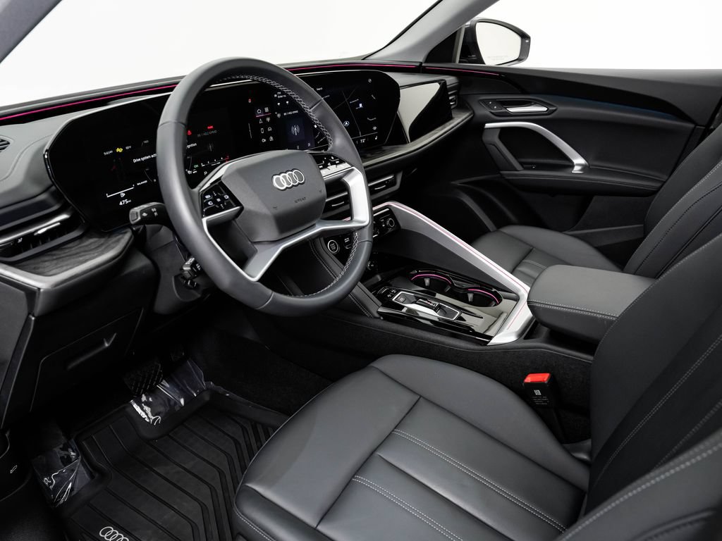 Certified 2025 Audi Q5 Premium w/ 19" Wheel Package AWD/4WD image 5