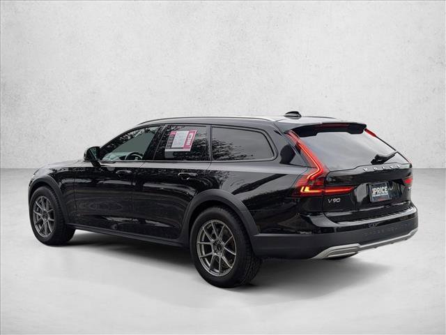 Used 2021 Volvo V90 T6 Cross Country image 7