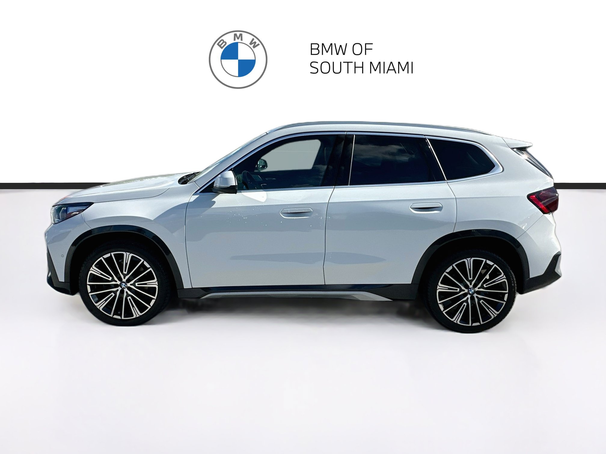 Certified 2025 BMW X1 xDrive28i w/ Convenience Package AWD/4WD image 4
